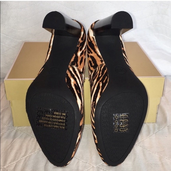 Michael Kors Pump Dark Camel Size 9 NWT - Picture 12 of 16